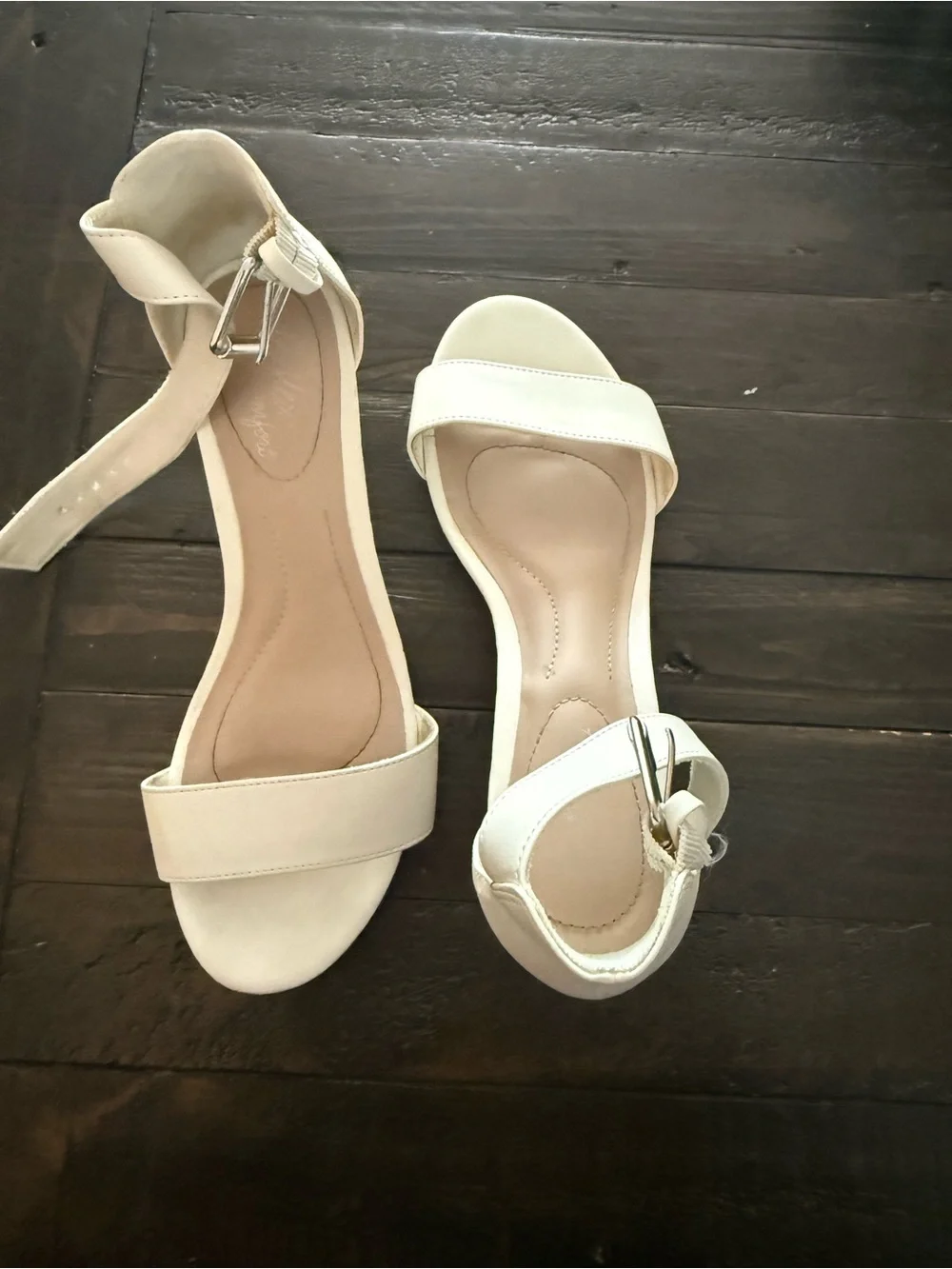 dexflex comfort Women's White Ankle-Strap Wedge Sandals